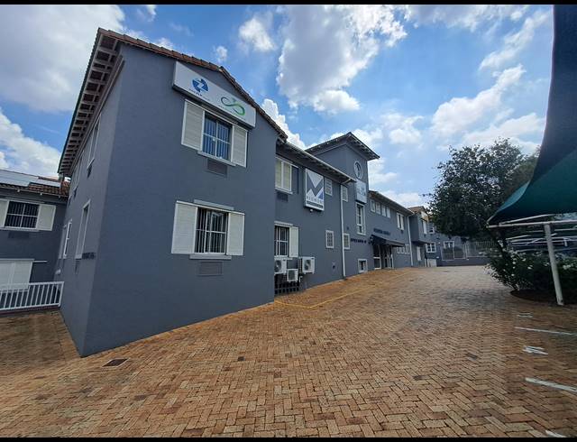 124M² OFFICE TO LET IN HYDE PARK